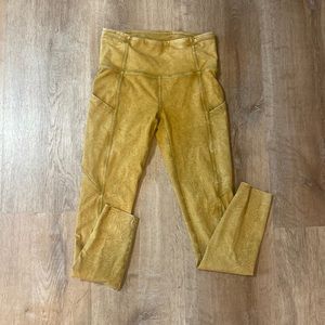 Lululemon yoga pants